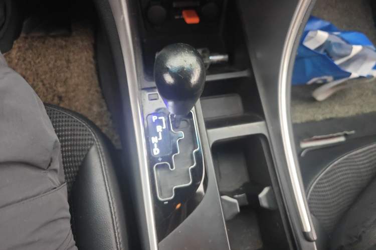 Used Hyundai Sonata 2013 2.0L Automatic Leading Edition Gear Lever