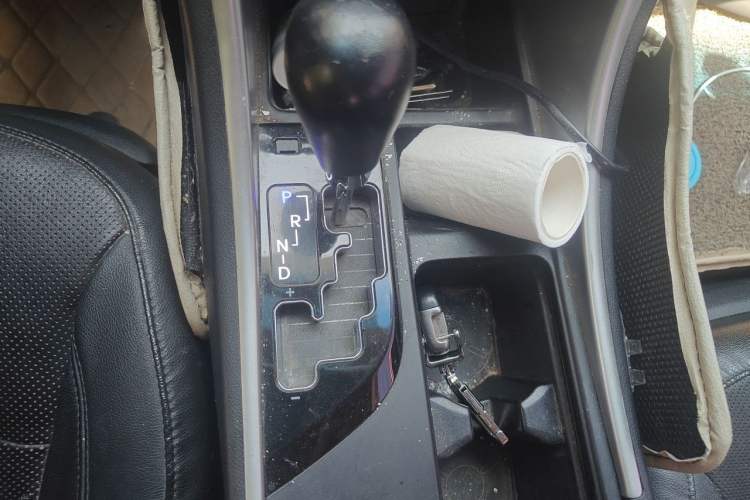 Used Hyundai Sonata 2013 2.0L Automatic Luxury Edition Gear Lever