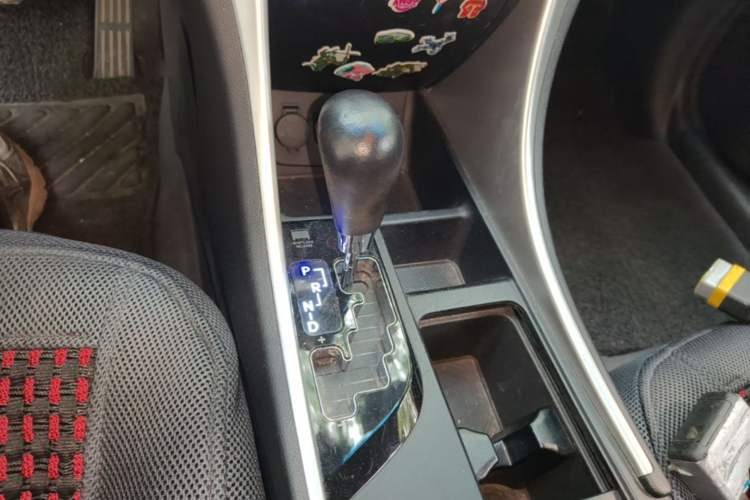 Used Hyundai Sonata 2013 2.0L Automatic Fashion Edition Gear Lever