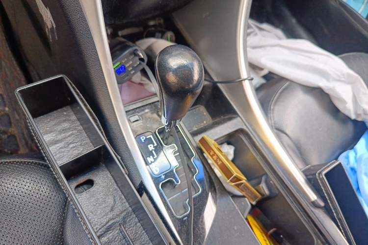 Used Hyundai Sonata 2013 2.0L Automatic Luxury Edition Gear Lever