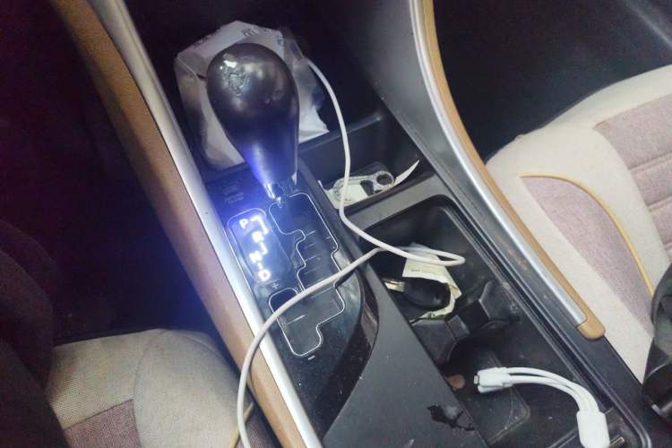 Used Hyundai Sonata 2013 2.0L Automatic Leading Edition Gear Lever