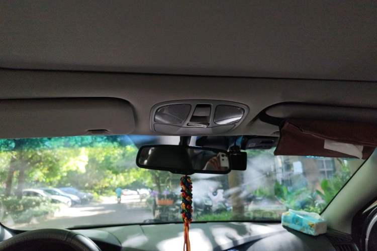 Used Hyundai Sonata 2013 2.4L Automatic Luxury Version China IV Standard Headliner