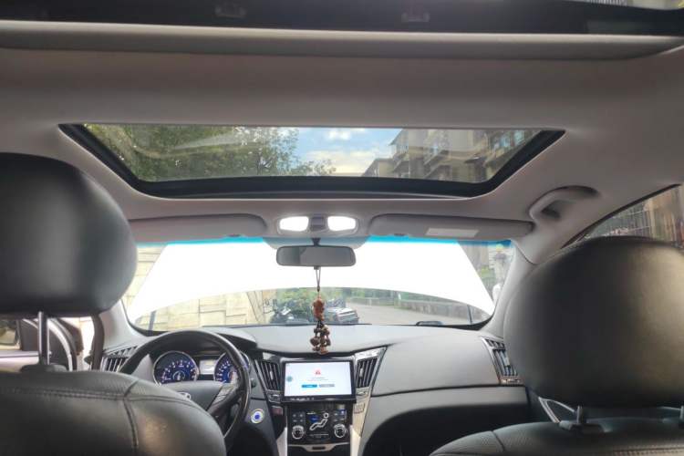 Used Hyundai Sonata 2013 2.4L Automatic Top-Grade Version China IV Standard Headliner