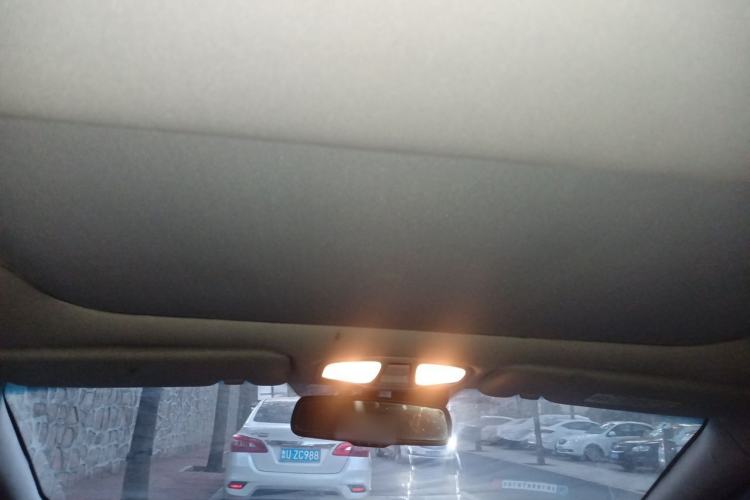 Used Hyundai Sonata 2013 2.4L Automatic Luxury Version China IV Standard Headliner
