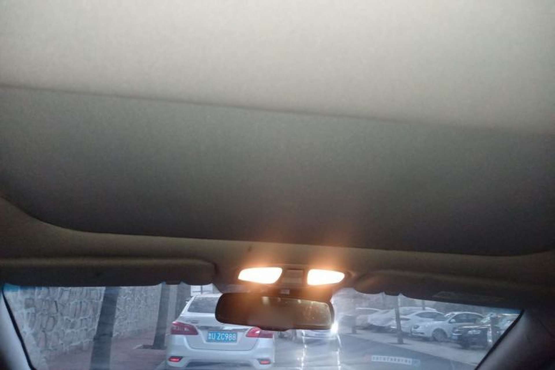 Used Hyundai Sonata 2013 2.4L Automatic Luxury Version China IV Standard Headliner