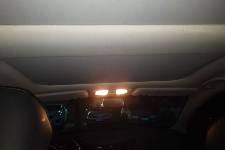 Used Hyundai Sonata 2013 2.0L Automatic Luxury Edition Headliner
