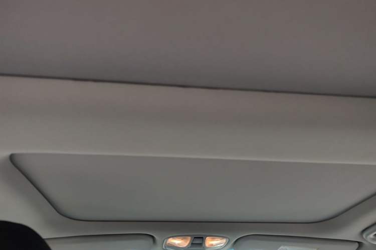 Used Hyundai Sonata 2013 2.4L Automatic Luxury Version China V Standard Headliner