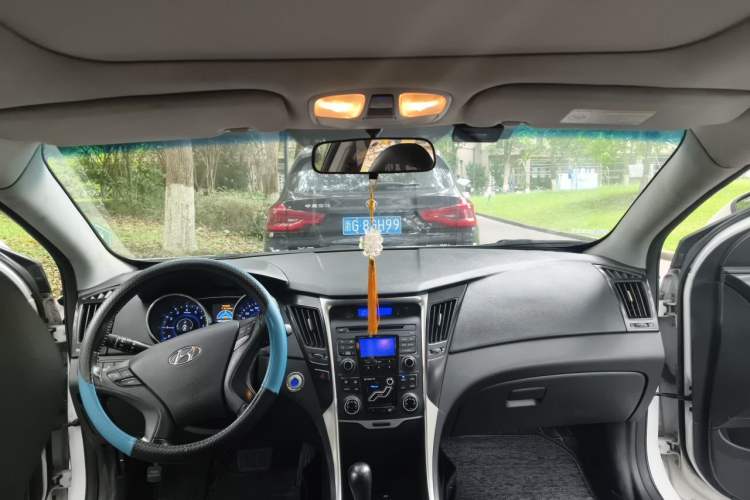 Used Hyundai Sonata 2013 2.0L Automatic Luxury Edition Headliner