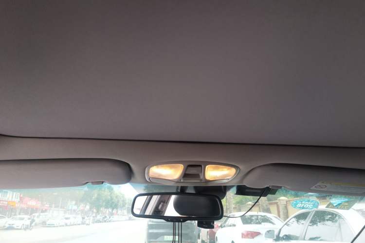 Used Hyundai Sonata 2013 2.4L Automatic Luxury Version China IV Standard Headliner