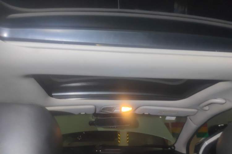 Used Hyundai Sonata 2013 2.4L Automatic Top-Grade Version China IV Standard Headliner