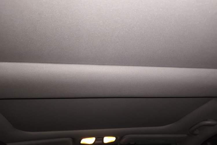 Used Hyundai Sonata 2013 2.4L Automatic Luxury Version China IV Standard Headliner