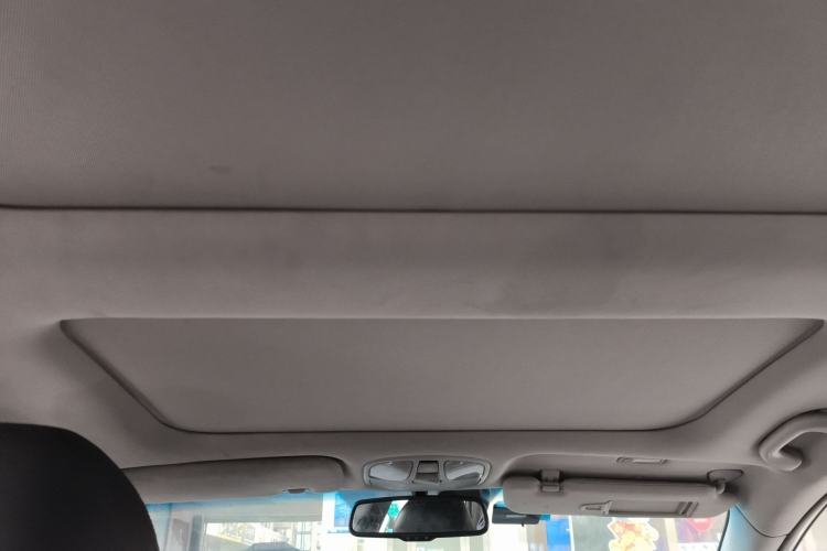 Used Hyundai Sonata 2013 2.4L Automatic Luxury Version China IV Standard Headliner