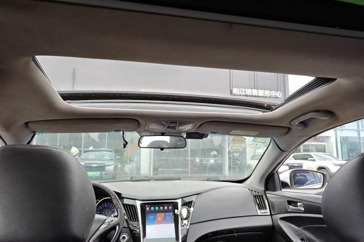 Used Hyundai Sonata 2013 2.0L Automatic Luxury Edition Headliner