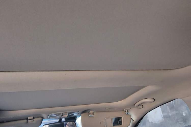 Used Hyundai Sonata 2013 2.4L Automatic Luxury Version China IV Standard Headliner