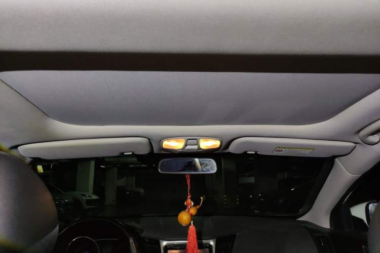 Used Hyundai Sonata 2013 2.0L Automatic Luxury Edition Headliner