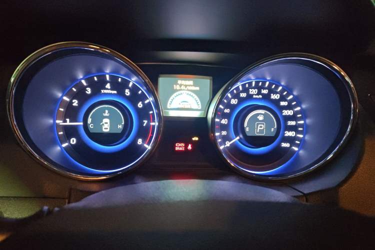 Used Hyundai Sonata 2013 2.4L Automatic Luxury Version China IV Standard Instrument Cluster