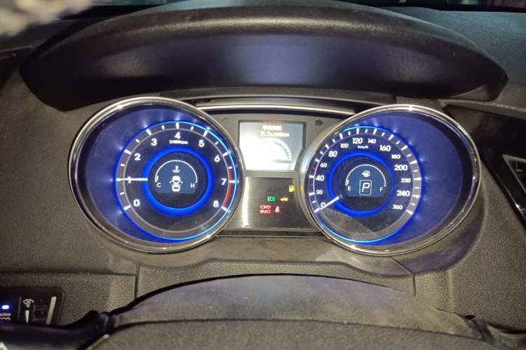 Used Hyundai Sonata 2013 2.4L Automatic Leading Edition China IV Standard Instrument Cluster