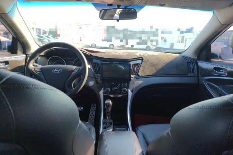 Used Hyundai Sonata 2013 2.4L Automatic Leading Edition China IV Standard Interior 4