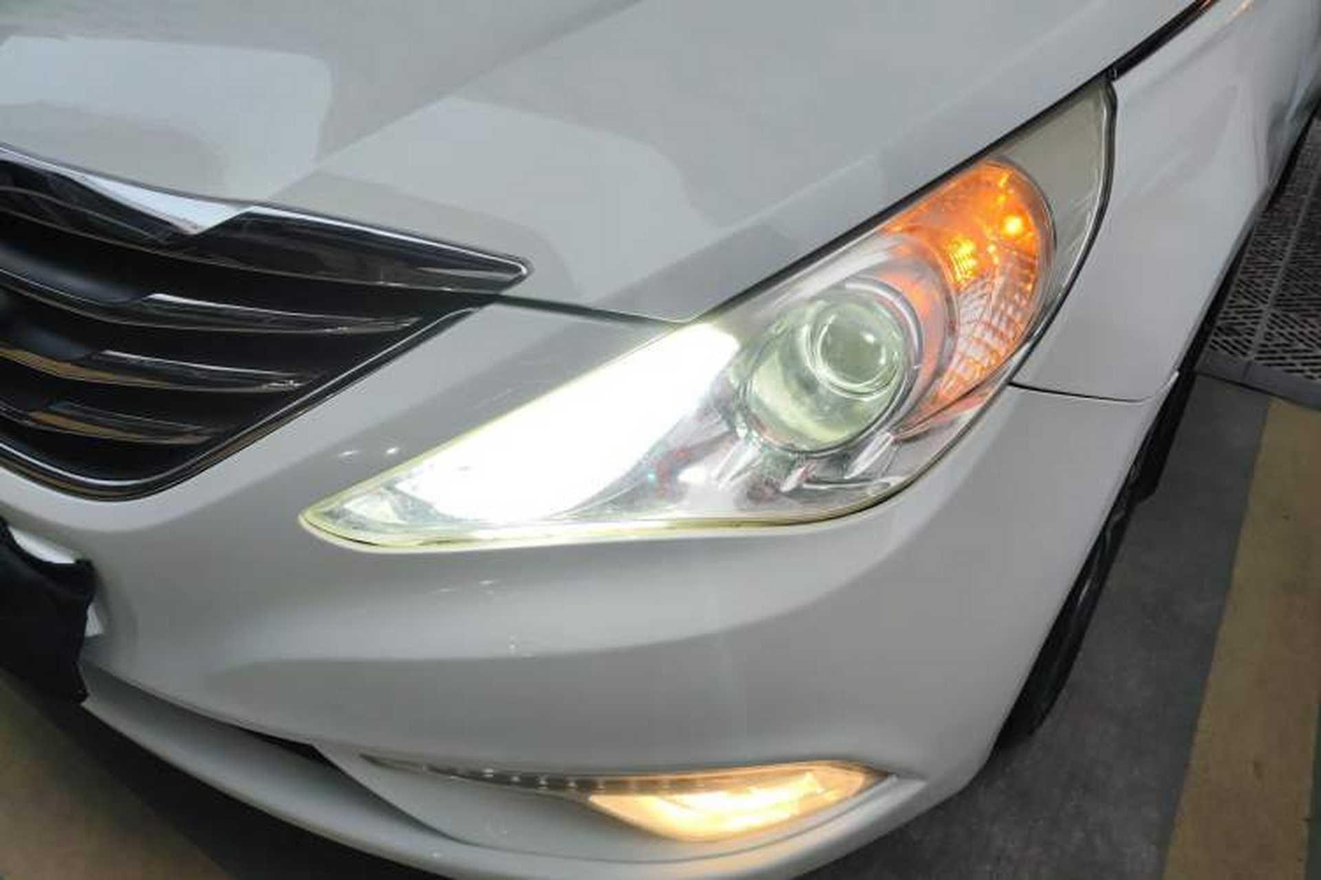 Used Hyundai Sonata 2013 2.0L Automatic Luxury Edition Left Front Headlight