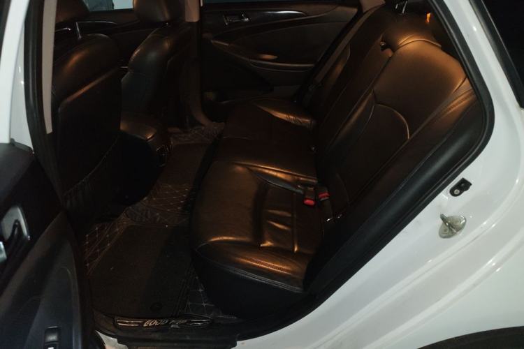 Used Hyundai Sonata 2013 2.4L Automatic Luxury Version China IV Standard Left Rear Seat