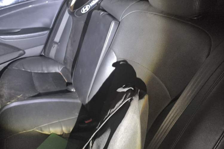 Used Hyundai Sonata 2013 2.4L Automatic Leading Edition China IV Standard Left Rear Seat