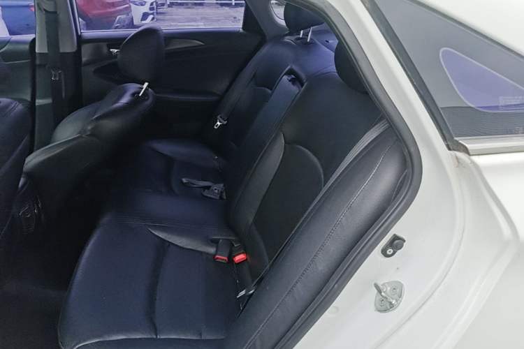 Used Hyundai Sonata 2013 2.4L Automatic Leading Edition China V Standard Left Rear Seat