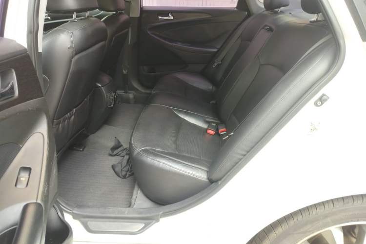 Used Hyundai Sonata 2013 2.0L Automatic Luxury Edition Left Rear Seat