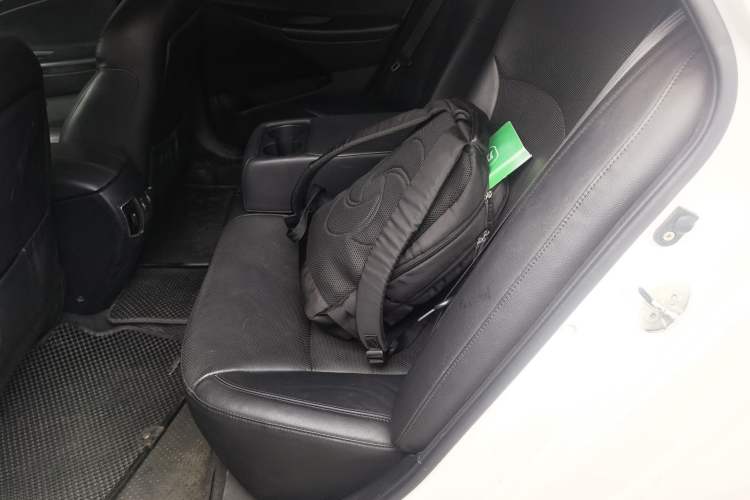 Used Hyundai Sonata 2013 2.4L Automatic Luxury Version China IV Standard Left Rear Seat