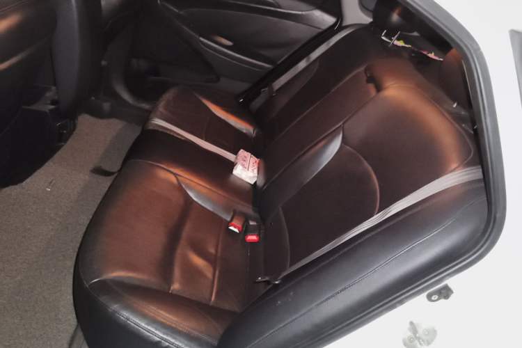 Used Hyundai Sonata 2013 2.4L Automatic Luxury Version China IV Standard Left Rear Seat
