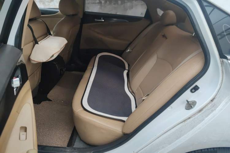Used Hyundai Sonata 2013 2.4L Automatic Luxury Version China IV Standard Left Rear Seat