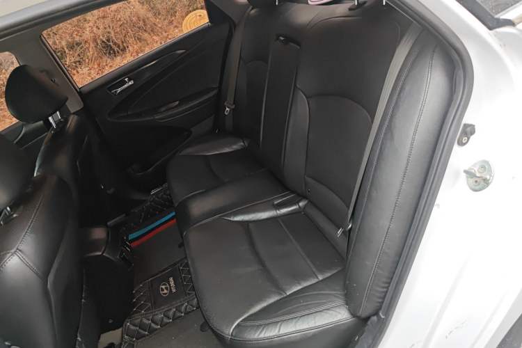 Used Hyundai Sonata 2013 2.4L Automatic Leading Edition China IV Standard Left Rear Seat