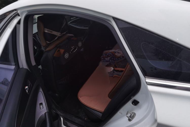 Used Hyundai Sonata 2013 2.4L Automatic Leading Edition China IV Standard Left Rear Seat
