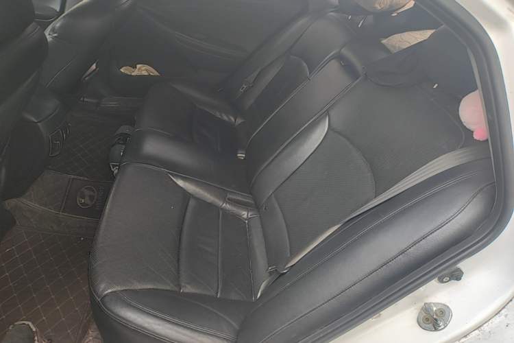 Used Hyundai Sonata 2013 2.4L Automatic Luxury Version China IV Standard Left Rear Seat