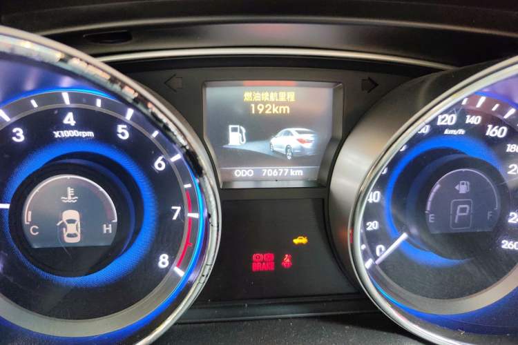 Used Hyundai Sonata 2013 2.0L Automatic Leading Edition Odometer Close Up