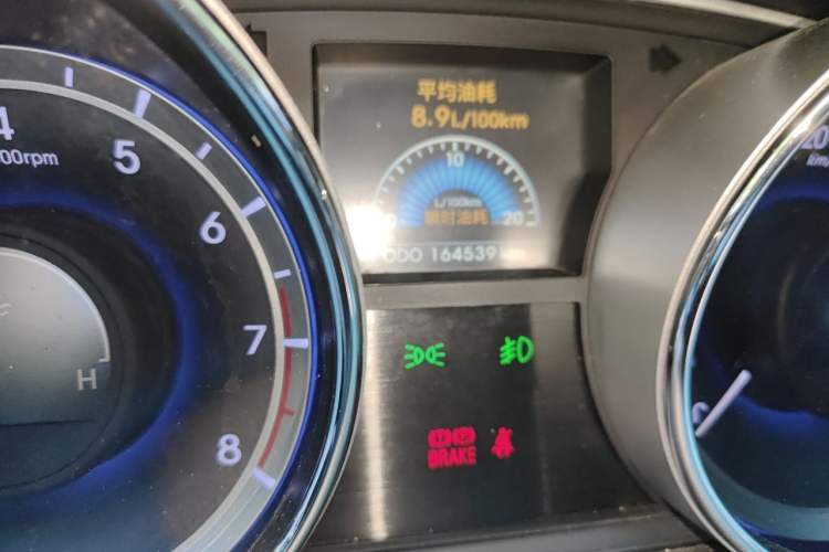 Used Hyundai Sonata 2013 2.0L Automatic Prestige Edition Odometer Close Up