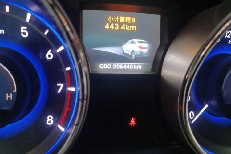 Used Hyundai Sonata 2013 2.0L Automatic Luxury Edition Odometer Close Up