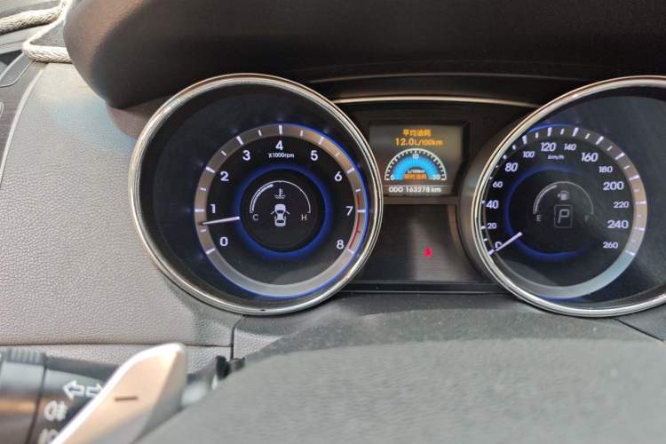 Used Hyundai Sonata 2013 2.4L Automatic Prestige Version China IV Standard Odometer Close Up