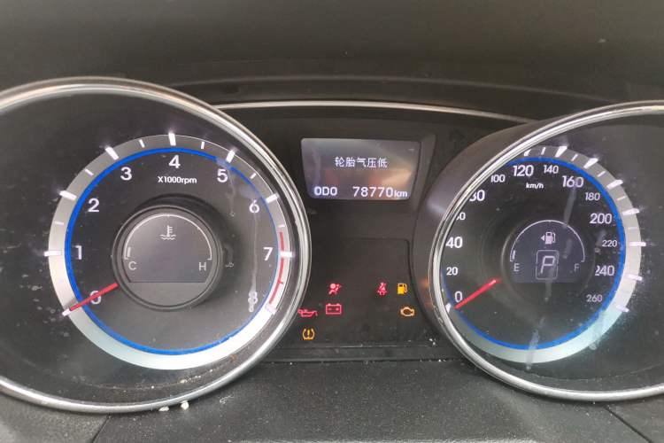 Used Hyundai Sonata 2013 2.0L Automatic Fashion Edition Odometer Close Up