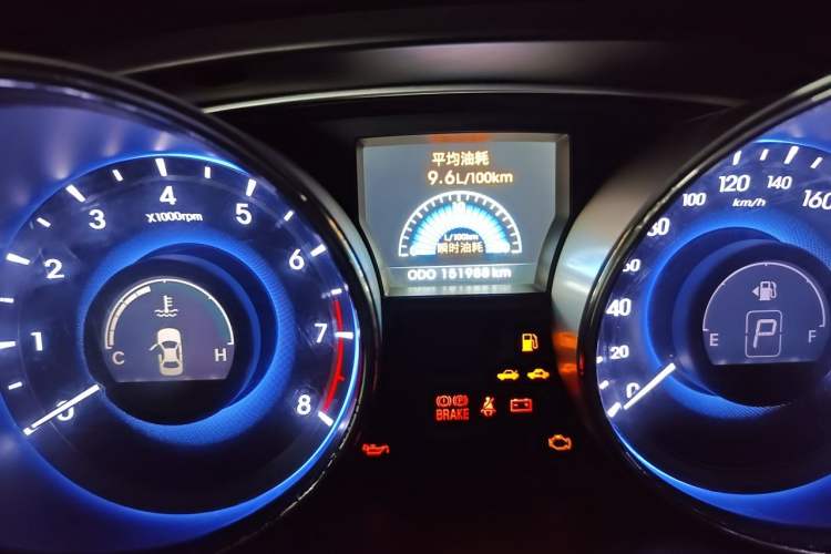 Used Hyundai Sonata 2013 2.0L Automatic Leading Edition Odometer Close Up