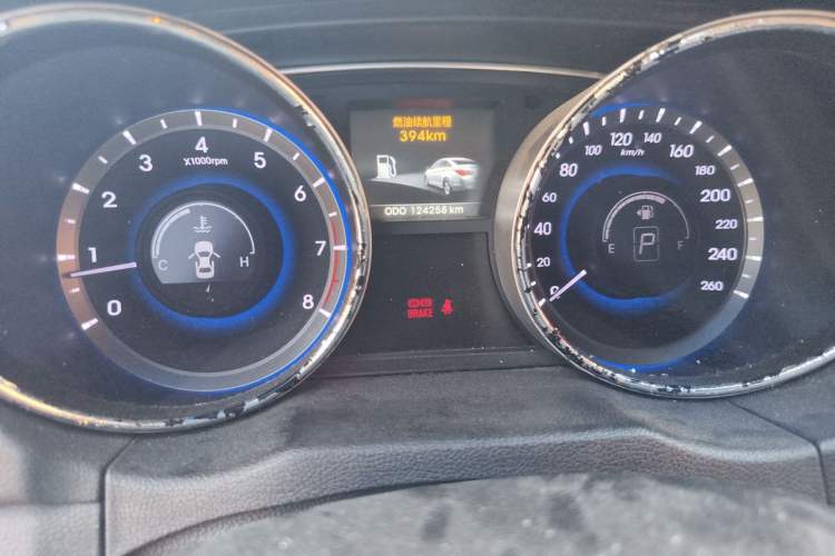 Used Hyundai Sonata 2013 2.0L Automatic Leading Edition Odometer Close Up