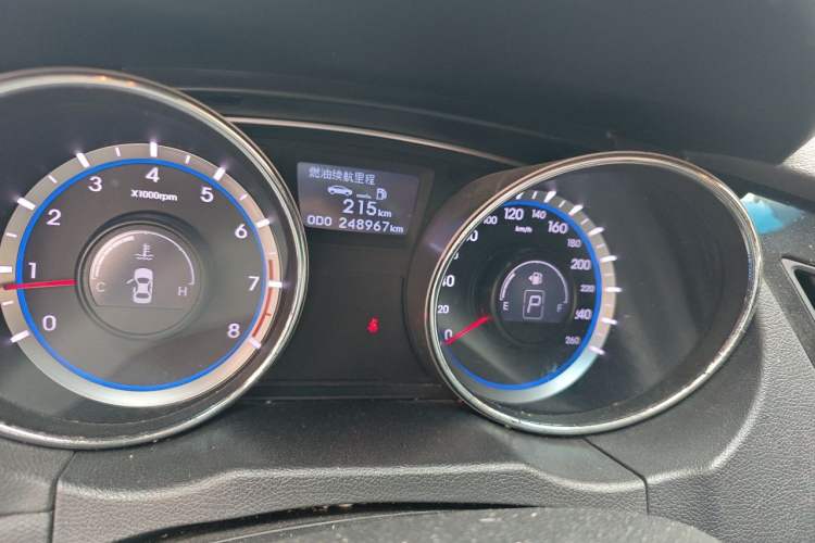 Used Hyundai Sonata 2013 2.0L Automatic Fashion Edition Odometer Close Up