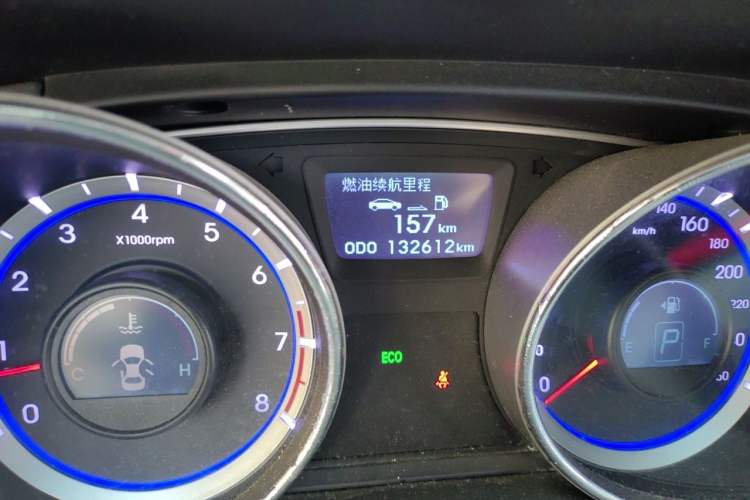 Used Hyundai Sonata 2013 2.0L Automatic Fashion Edition Odometer Close Up