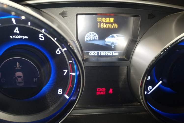 Used Hyundai Sonata 2013 2.0L Automatic Luxury Edition Odometer Close Up