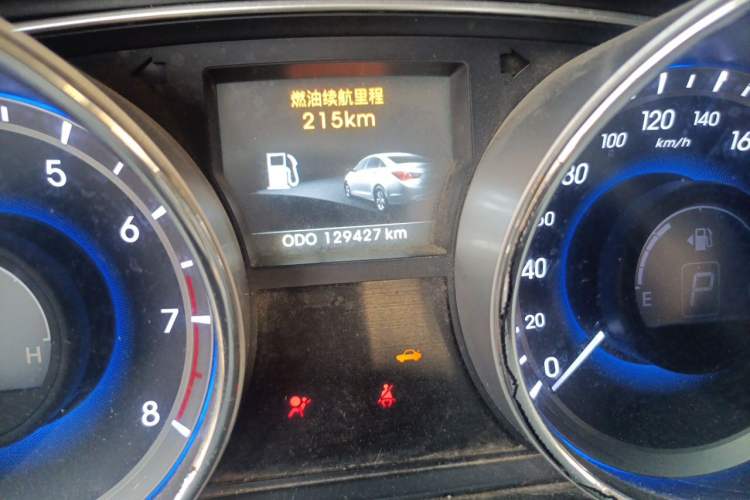 Used Hyundai Sonata 2013 2.0L Automatic Luxury Edition Odometer Close Up