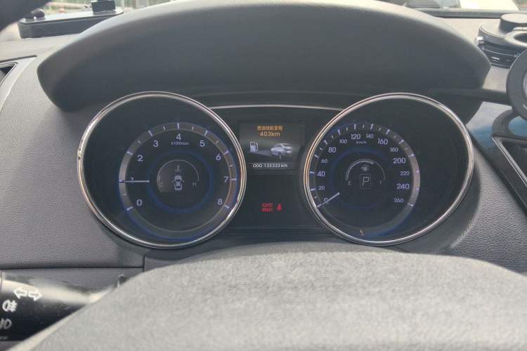 Used Hyundai Sonata 2013 2.0L Automatic Luxury Edition Odometer Close Up