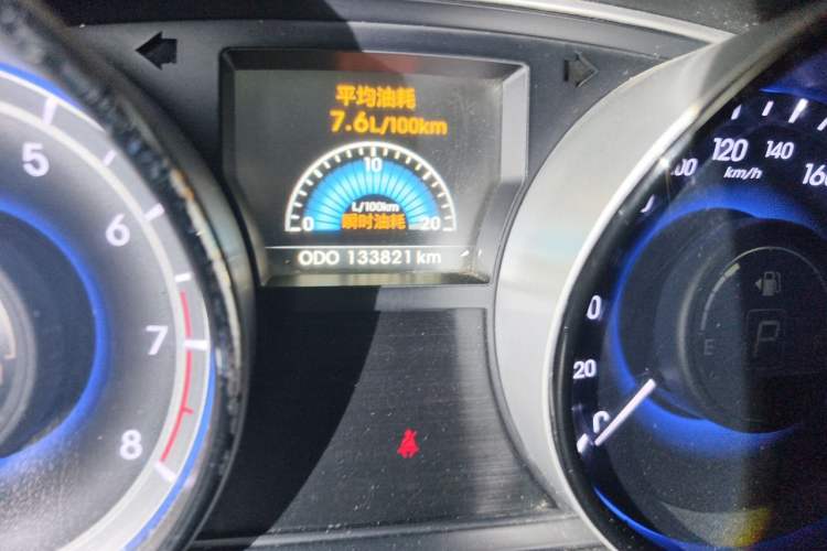 Used Hyundai Sonata 2013 2.0L Automatic Leading Edition Odometer Close Up