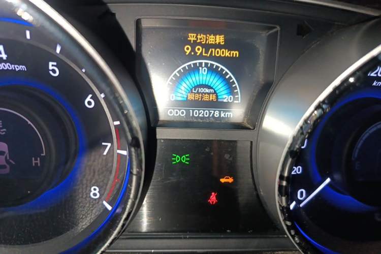Used Hyundai Sonata 2013 2.0L Automatic Luxury Edition Odometer Close Up