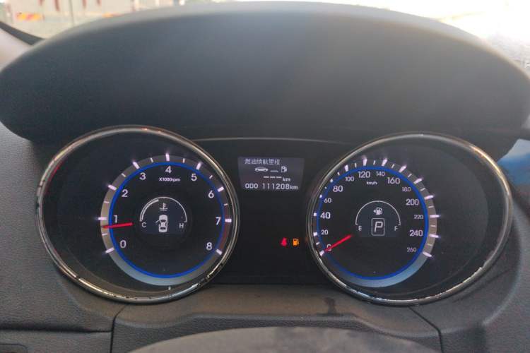 Used Hyundai Sonata 2013 2.0L Automatic Fashion Edition Odometer Close Up