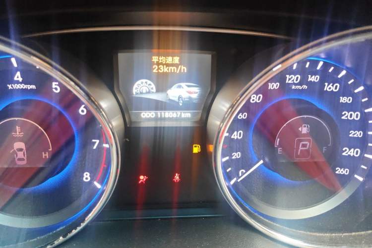 Used Hyundai Sonata 2013 2.4L Automatic Leading Edition China IV Standard Odometer Close Up