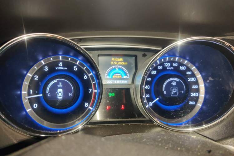 Used Hyundai Sonata 2013 2.0L Automatic Luxury Edition Odometer Close Up